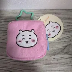 ちいかわ カラビナつき刺繍スクエアミニポーチ
