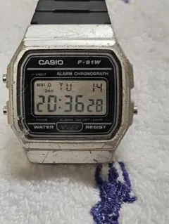 特価！①CASIO デジタル腕時計 F-91Wアラームクロノのサムネイル