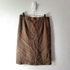 日本製✨️膝丈スカート✨️バックジップ　前スリット　ボタンデザイン　茶　0