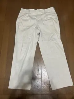 アイボリー チノパン ボタン付きバックポケット