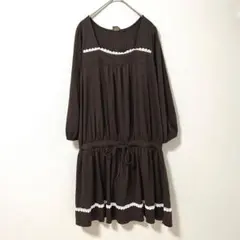 ◉curiosite　スクエアネックワンピース　ウェストひも付き　7分袖　茶　M