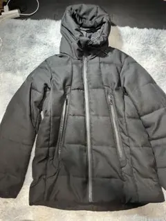 ダウンジャケット フード付き　黒