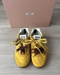 MIU MIU TYRE スニーカー イエロー （別売りシューレース付き）のサムネイル