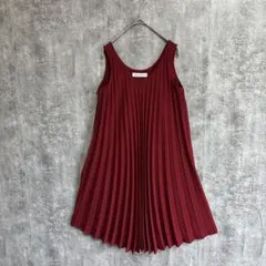 Alphabet Club ラウンドプリーツノースリーブワンピース バーガンディ