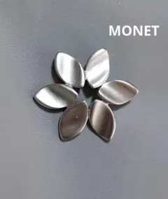 x12 MONET シルバー 花びら型 ブローチ