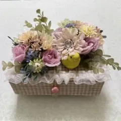 造花フラワーアレンジメントボックス ひよこ付き 小物入れ　置き物　ハンドメイド