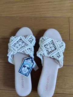 シューラルーサンダル