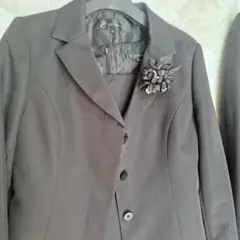 77☆JOYBELLA [ジョイベラ ]ダークグレー スーツ 11号Lサイズ