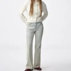 ライトブルーブーツカットデニム