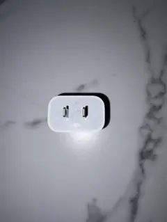 Apple 20W USB-C 電源アダプタ 本体