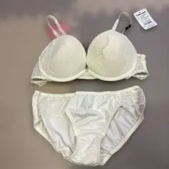 YUMMY MART ブラジャーショーツセット ホワイト C75のサムネイル