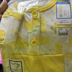 新品未使用、未開封、レモン柄 長袖パジャマ 95センチ