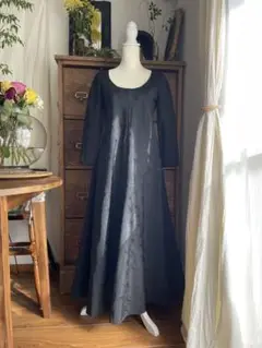 美品　ANTEPRIMA リカーモオットマン刺繍 ブラックロングワンピース