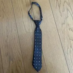 黒のドット柄ネクタイ　ミッキー柄