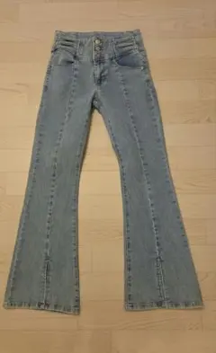 [新品未使用品]ライトブルーフレアデニムパンツ