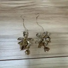 ブライダルピアス　ゴールドピアス