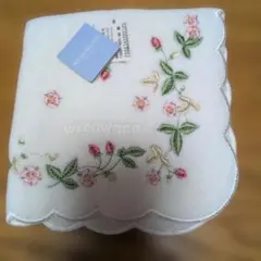【最終お値下げ】タグ付き新品未使用品　‪WEDGWOOD刺繍 タオルハンカチ