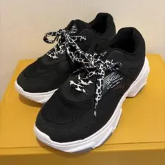 ni-mo スニーカー ブラック 21.5cmのサムネイル