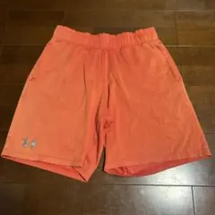 Under Armour オレンジ ショートパンツ Mサイズ