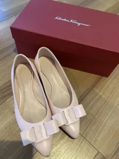 2025年最新】viva フェラガモの人気アイテム - メルカリ