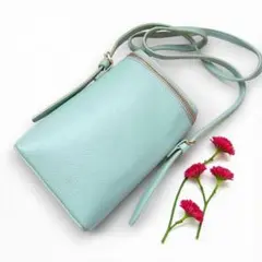 美品☆ハシバミ スマホポーチ ショルダーバッグ 肩がけ 斜めがけ レザー 緑