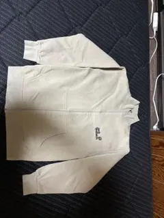 ベージュ ジップアップ トレーナー