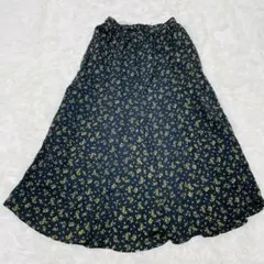 アースミュージックアンドエコロジー　　　ブラック花柄 フレアスカート【F】