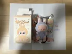 〈LABUBU ラブブ〉ハブアシート