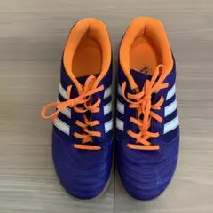 サッカースパイク紫/オレンジ 3本ストライプ　23.5cm