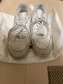 NIKE AIR FORCE 1 ホワイト スニーカーのサムネイル
