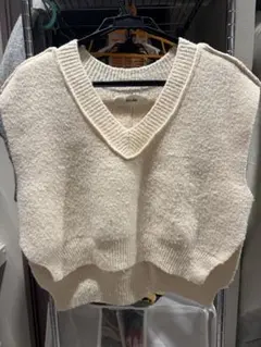 【anuke】アイボリー Vネック ニットベスト