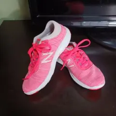 New Balance スニーカー レディース　22.5cm　ランニング