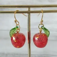 No.2515 赤りんご ピアス ハンドメイド レジン