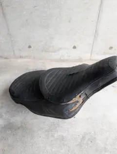 ハーレー 883 Corbin レザーシート フレイムスデザイン - メルカリ