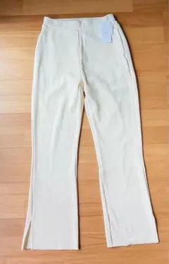 ローリーズファームのパンツ（白）