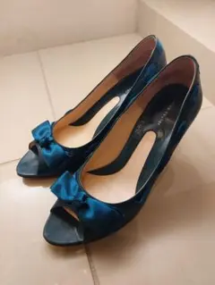 rebecca taylor サテンリボン付きオープントゥパンプス