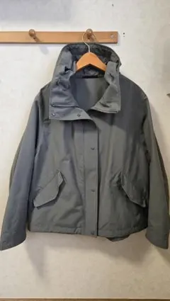 フード付き マウンテンパーカー