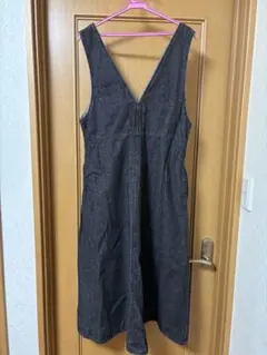 GU ダークデニム ジャンパースカート　シンプル　ワンピース