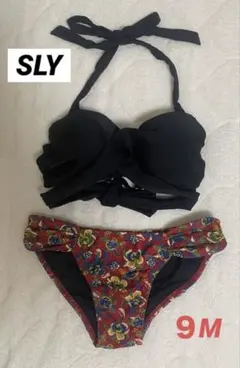 SLY ホルターネックビキニ セパレート　水着　ブラック×赤　花柄 9Mのサムネイル