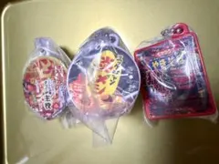 ガチャガチャ　カップ麺・食品〔どん兵衛・炎メシ・ペヤング〕ミニチュア　３点セット