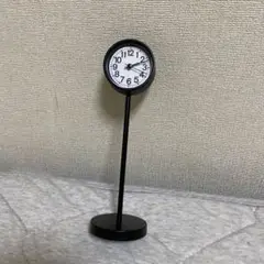 黒のスタンド型置時計