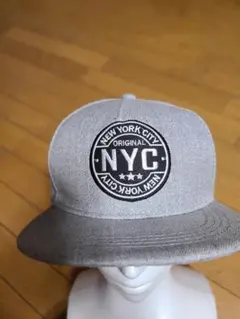 NYC ロゴ刺繍 スナップバックキャップ グレー