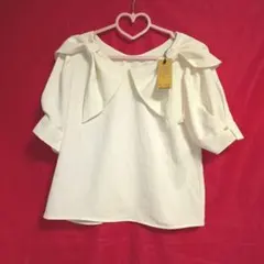 リボン　トップス　ホワイトのサムネイル