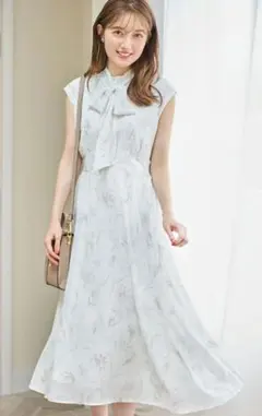 ２ＷＡＹボウタイリボン付きウエストりぼんフラワープリントシアーワンピース　白