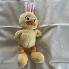 ディズニー　イースター　うさぴよ　ぬいぐるみバッジのサムネイル