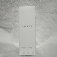 THREE バランシングホワイトクリアエッセンスのサムネイル