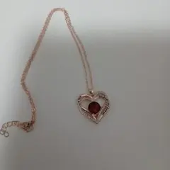 ハート型ネックレス 赤色ストーン付き