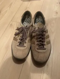 adidas Torsion ベージュ スニーカー