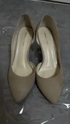 Odette e Odile ベージュスエードパンプス