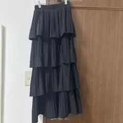 フリル付きブラックロングスカート